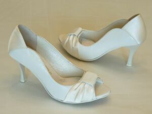 Nyitott orrú női esküvői cipő