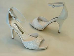 Szandál fazonú női esküvői cipő