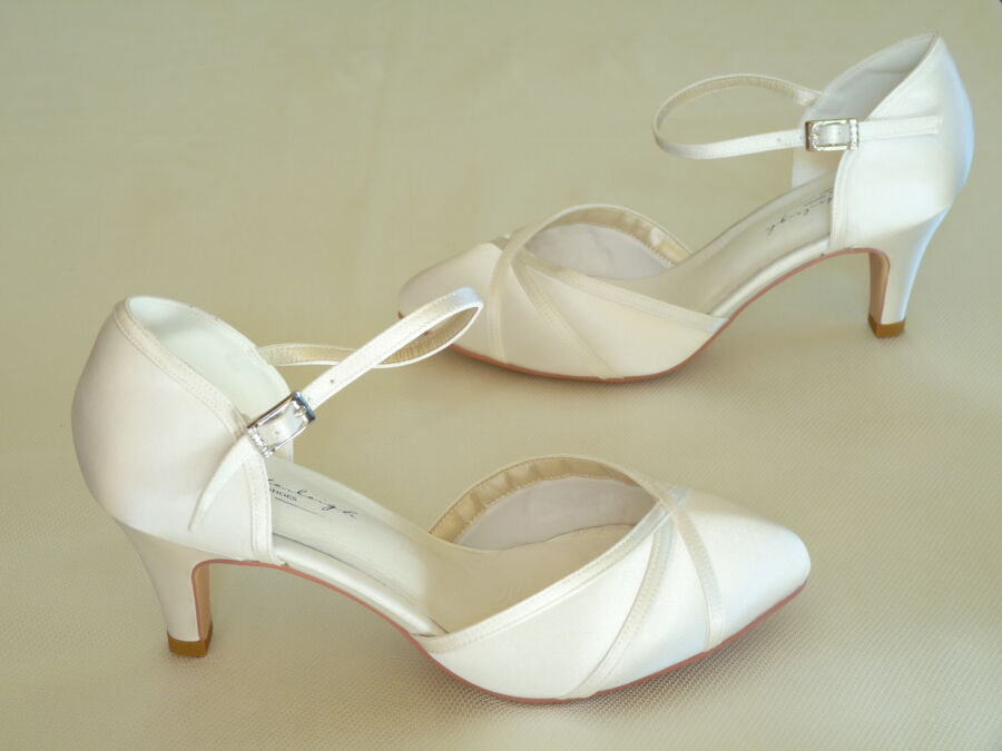Clara menyasszonyi cipő
