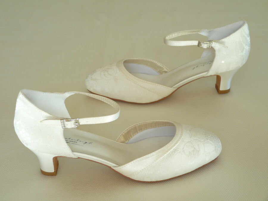 Suzy menyasszonyi cipő