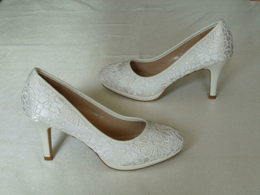 Csipke, platformos női esküvői cipő 