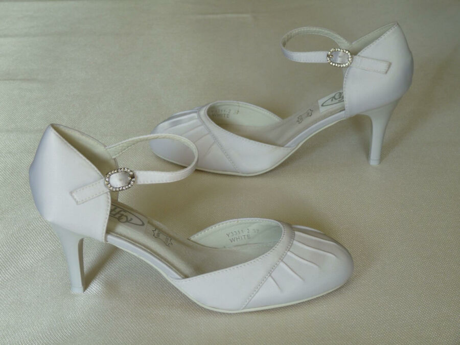 Pántos női esküvői cipő   