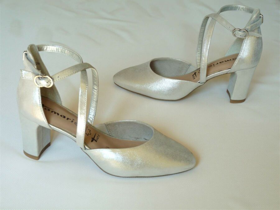 Kétrészes ezüst színű menyasszonyi cipő
