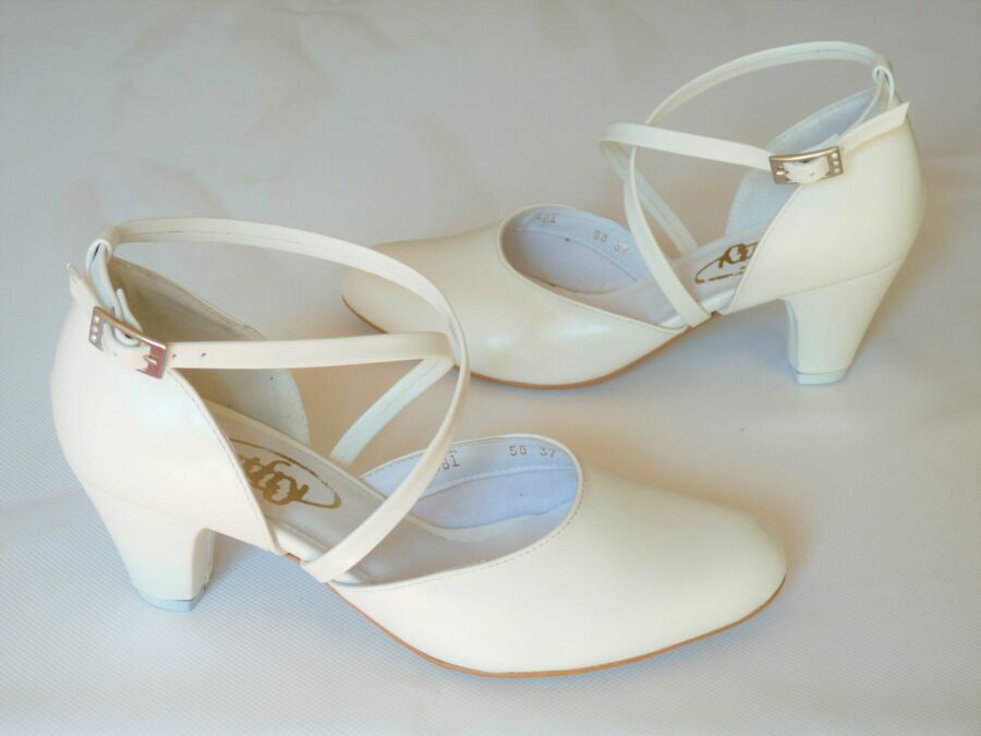 Keresztpántos női esküvői cipő