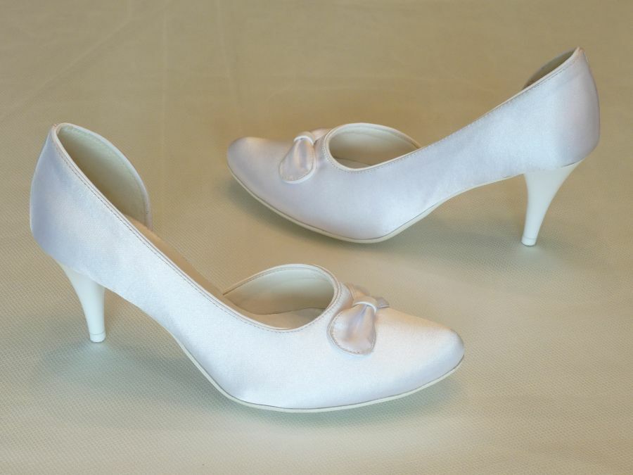 Körömcipő fazonú női esküvői cipő