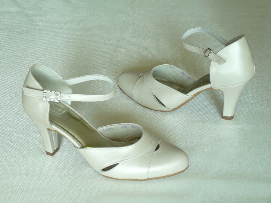 Kétrészes női esküvői cipő