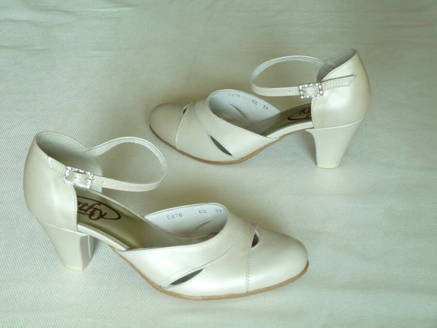 Kétrészes női esküvői cipő