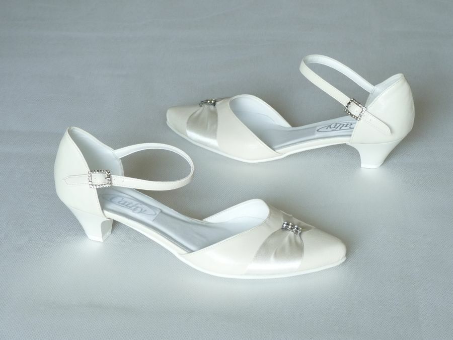 Pántos női esküvői cipő