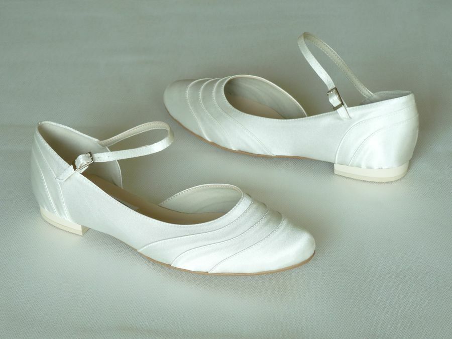 Pántos női esküvői cipő
