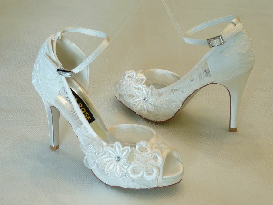 Szandál fazonú női esküvői cipő