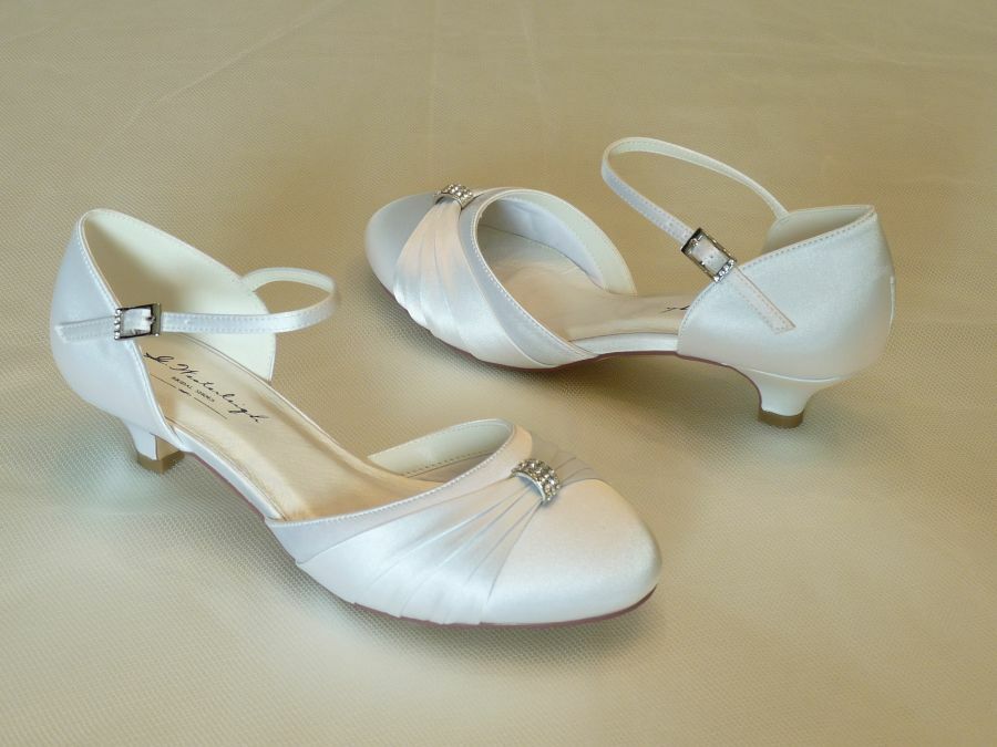 Heide – pántos női esküvői cipő