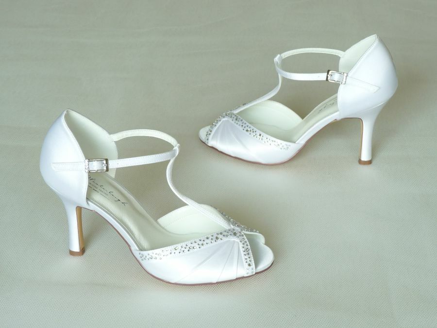 Tiffany – szandál fazonú felvezetőpántos női esküvői cipő